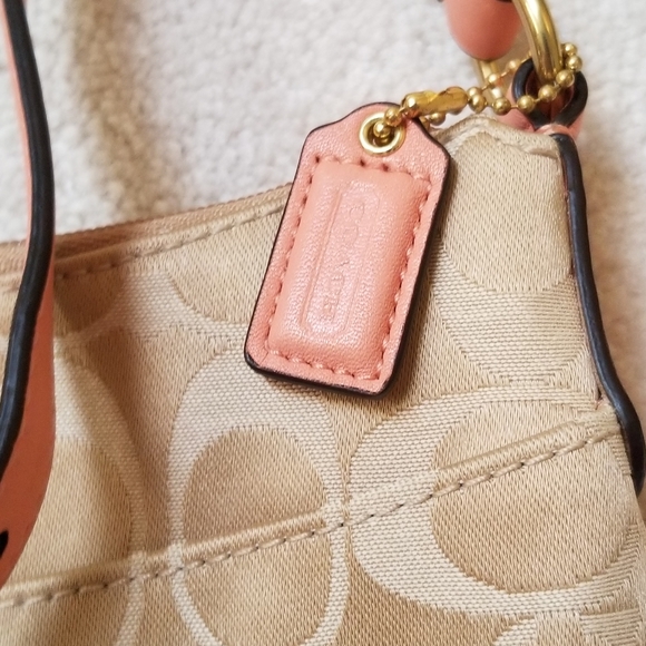 Coach purse - Picture 5 of 8